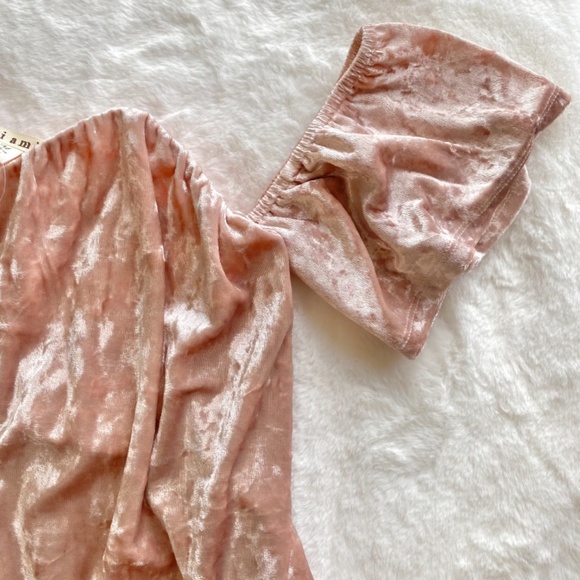 NWT Velvet Pink Top from Francesca’s Size Medium - Picture 4 of 16